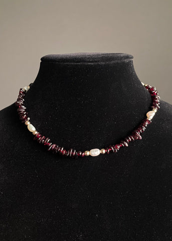SANGARA - Garnet and Pearl Necklace