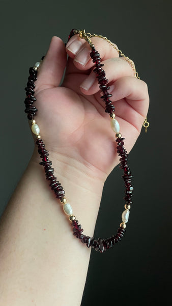 SANGARA - Garnet and Pearl Necklace