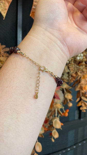 SANGARA - Garnet and Pearl Bracelet
